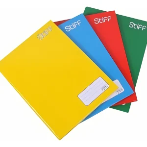 Cadernos de brochura amarelo azul vermelho e verde