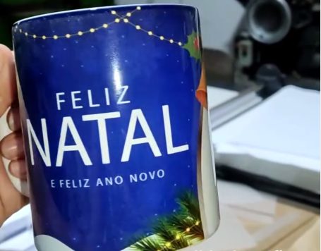 Caneca de porcelana personalizada com tema de Natal
