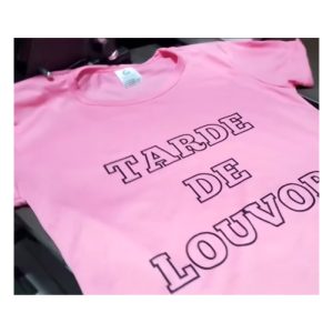 Camiseta personalizada com gola simples